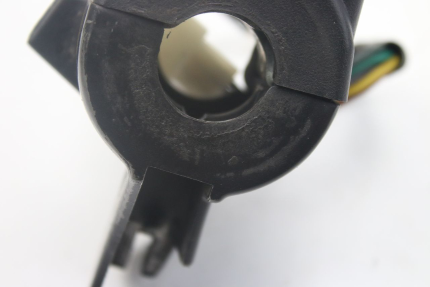 photo de LEFT HANDLEBAR SWITCH YAMAHA BW'S EASY 50 (2013 - 2016) - Technical close-up