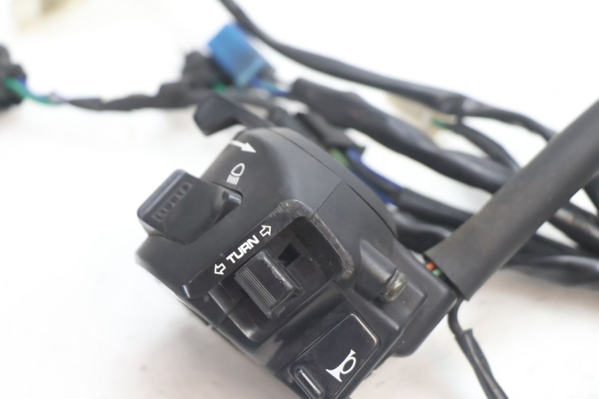 photo de LEFT SWITCH HONDA CB F HORNET 600 (2005 - 2006) - Component detail