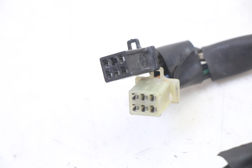 photo de LEFT SWITCH HONDA CBR RR FIREBLADE 900 (1992 - 1994) - Additional view of the item