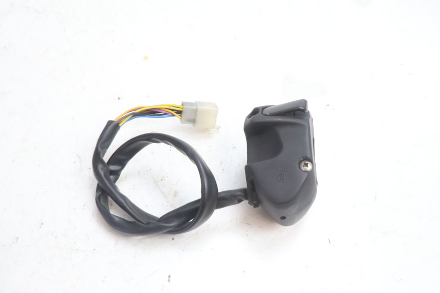 photo de LEFT HANDLEBAR SWITCH PEUGEOT CITYSTAR 2T 50 (2018 - 2021) - Alternative perspective