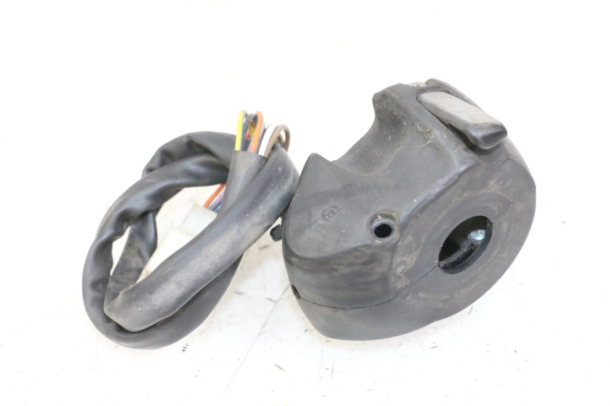 photo de LEFT HANDLEBAR SWITCH PEUGEOT CITYSTAR 50 (2013 - 2017) - Technical close-up