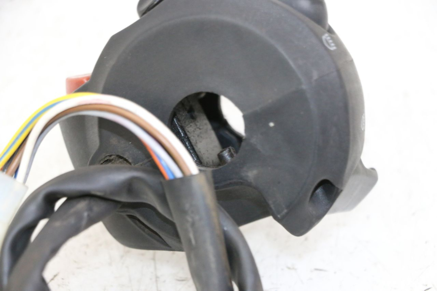 photo de LEFT HANDLEBAR SWITCH PEUGEOT CITYSTAR 50 (2013 - 2017) - Product overview