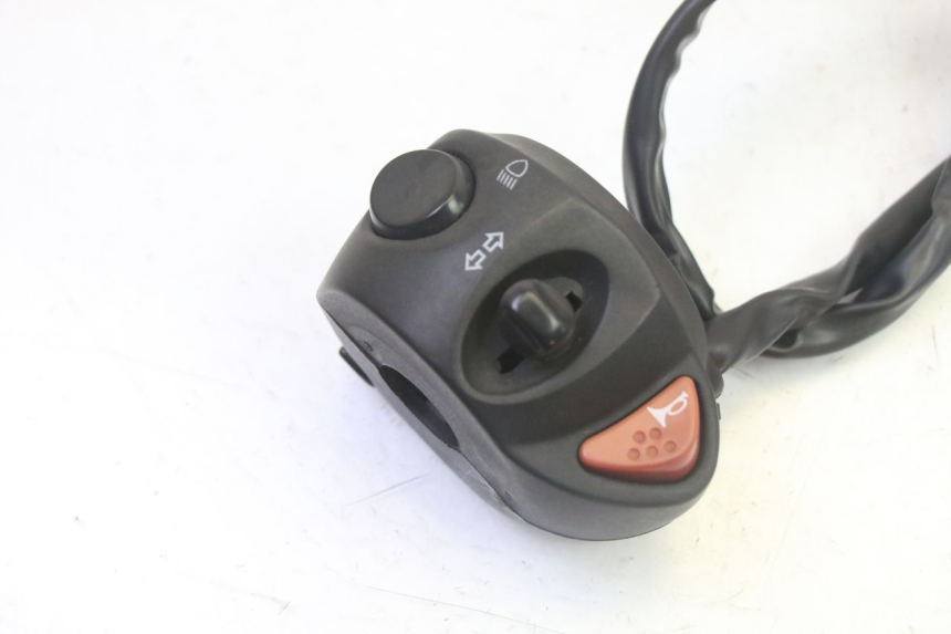 photo de LEFT HANDLEBAR SWITCH PEUGEOT CITYSTAR 50 (2013 - 2017) - Component detail