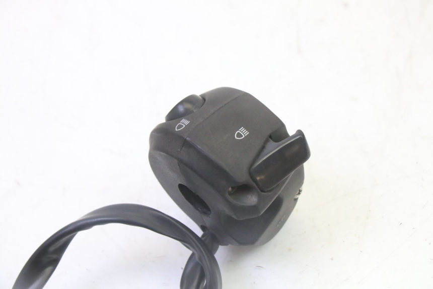 photo de LEFT HANDLEBAR SWITCH PEUGEOT CITYSTAR 50 (2013 - 2017) - Technical close-up