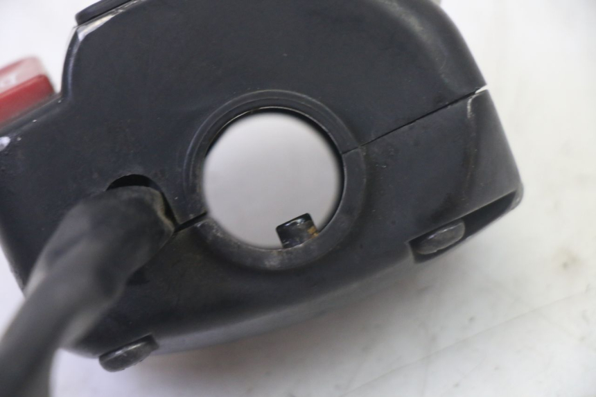 photo de LEFT HANDLEBAR SWITCH SYM CROX 4T 50 (2016 - 2023) - Fixing points details