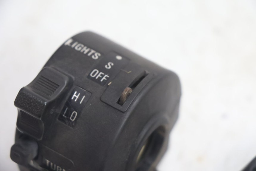 photo de LEFT SWITCH SUZUKI DR S 600 (1985 - 1989) - Alternative perspective