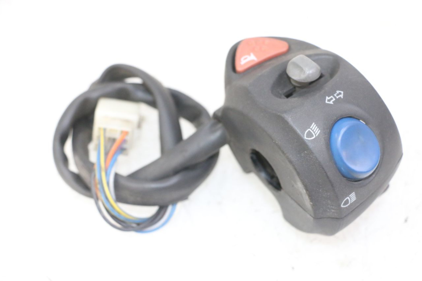 photo de LEFT SWITCH PEUGEOT ELYSTAR 125 (2002 - 2007) - Zoom on usage condition