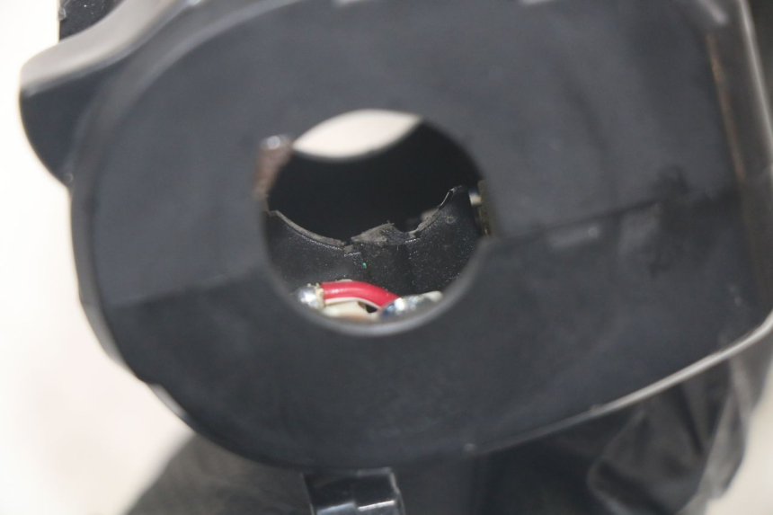 photo de LEFT SWITCH KAWASAKI ER-6 ER6 N 650 (2012 - 2016) - Fixing points details