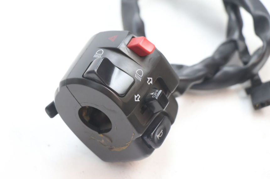 photo de LEFT SWITCH KAWASAKI ER-6 ER6 N 650 (2005 - 2009) - Zoom on usage condition