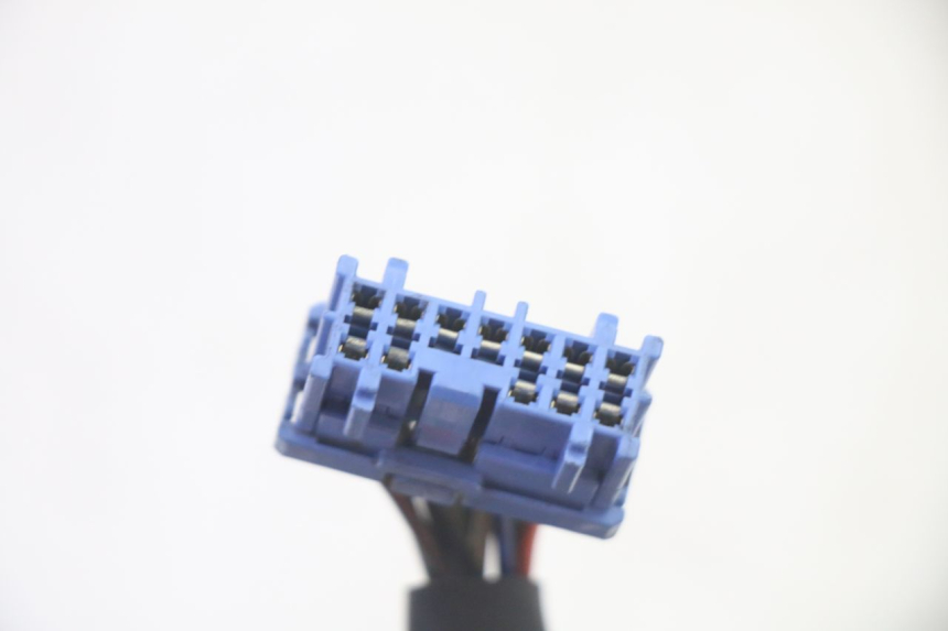 photo de LEFT HANDLEBAR SWITCH HONDA FES S-WING SWING ABS 125 (2007 - 2015) - Additional view of the item