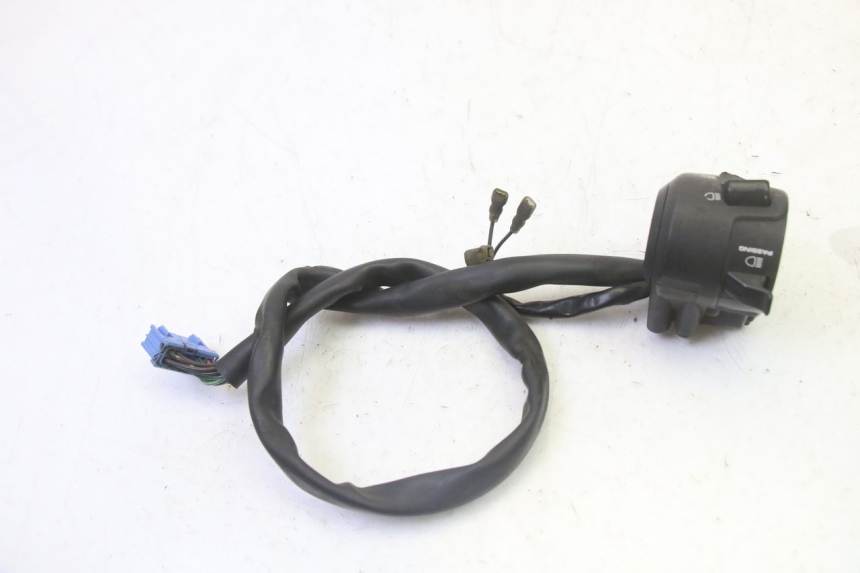 photo de LEFT HANDLEBAR SWITCH HONDA FES S-WING SWING ABS 125 (2007 - 2015) - Alternative perspective