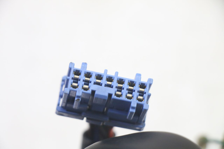 photo de LEFT HANDLEBAR SWITCH HONDA FES S-WING SWING ABS 125 (2007 - 2015) - Checked used part