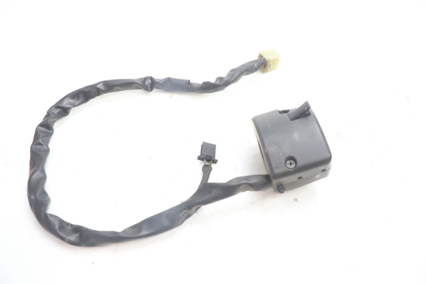 photo de LEFT SWITCH YAMAHA FJR 1300 (2001 - 2005) - Technical close-up
