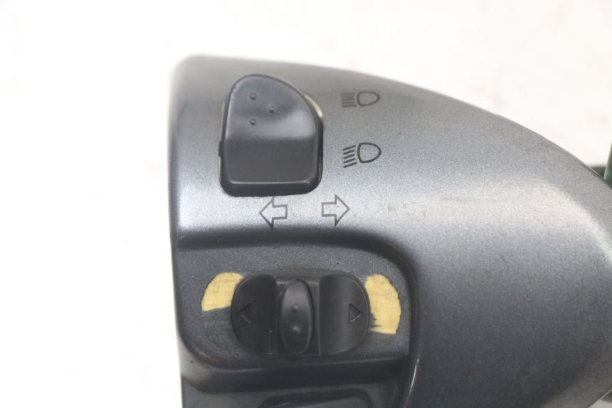 photo de LEFT HANDLEBAR SWITCH MBK FLAME X 125 (2004 - 2007) - Zoom on usage condition