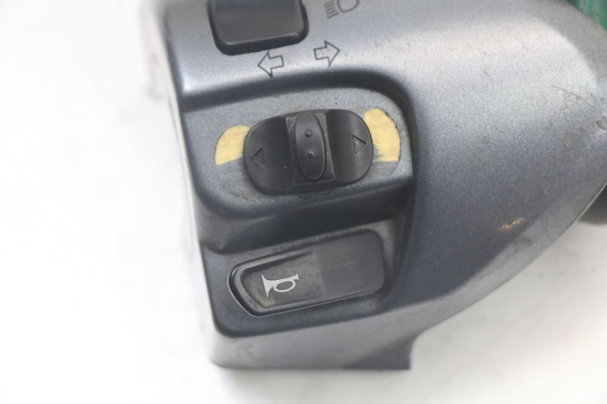 photo de LEFT HANDLEBAR SWITCH MBK FLAME X 125 (2004 - 2007) - Alternative perspective