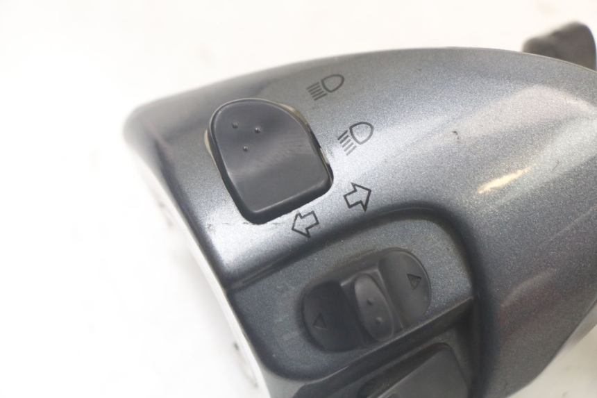 photo de LEFT SWITCH MBK FLAME X 125 (2007 - 2016) - Zoom on usage condition