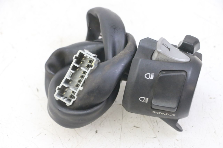 photo de LEFT SWITCH HONDA FORZA ABS 300 (2013 - 2017) - Technical close-up