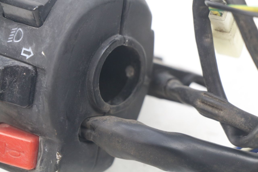 photo de LEFT SWITCH SACHS FY125T FY T 125 (2007 - 2011) - Zoom on usage condition