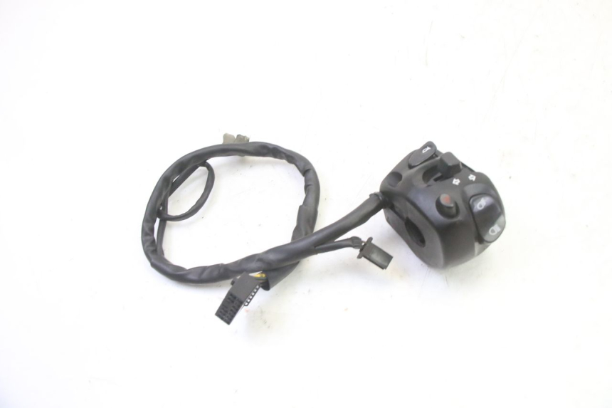 photo de LEFT SWITCH YAMAHA FZ6 FAZER S2 600 (2007 - 2011) - Alternative perspective
