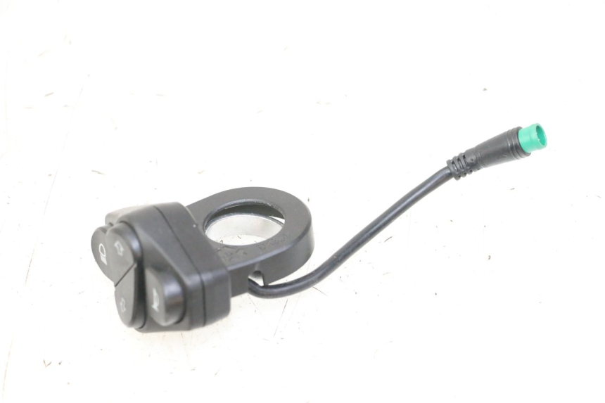 photo de LEFT SWITCH KUKIRIN G2 MASTER 1 - Fixing points details