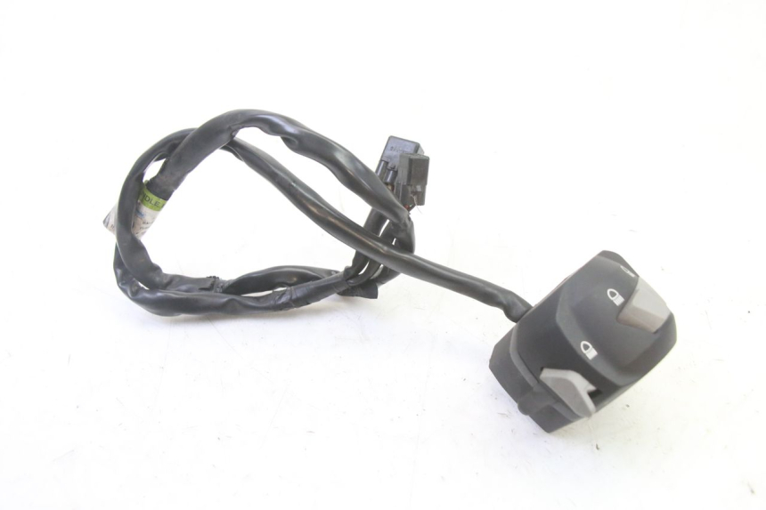 photo de LEFT SWITCH BMW G310 R 310 (2016 - 2020) - Zoom on usage condition