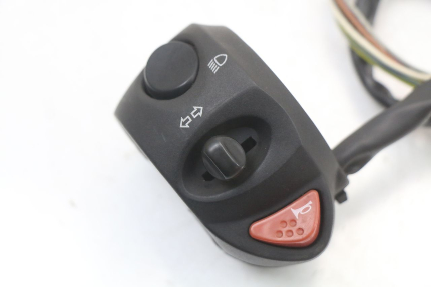 photo de LEFT SWITCH PEUGEOT GEOPOLIS RS 125 (2007 - 2009) - Component detail