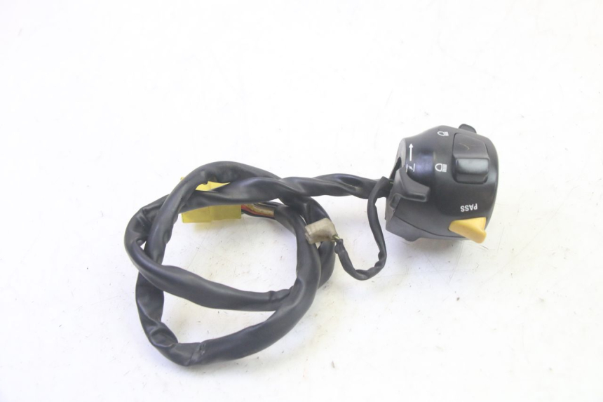 photo de LEFT SWITCH SUZUKI GSF N BANDIT 600 (1996 - 1999) - Zoom on usage condition