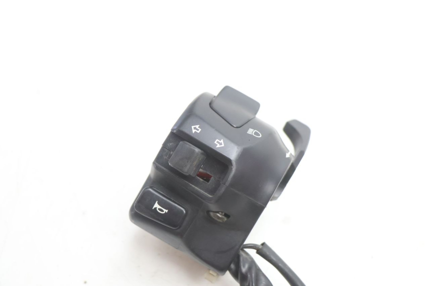 photo de LEFT SWITCH SUZUKI GSF N BANDIT 1200 (2001 - 2005) - Zoom on usage condition