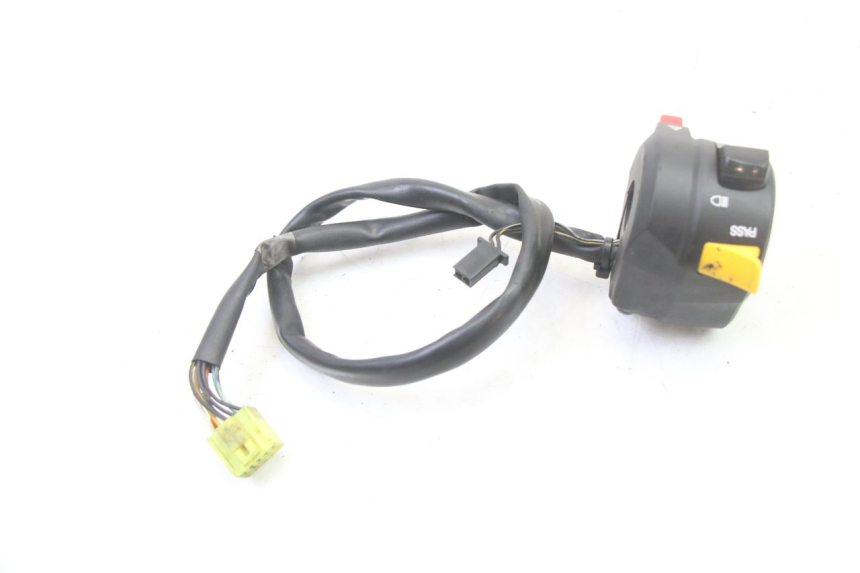 photo de LEFT SWITCH SUZUKI GSR 750 (2011 - 2017) - Zoom on usage condition