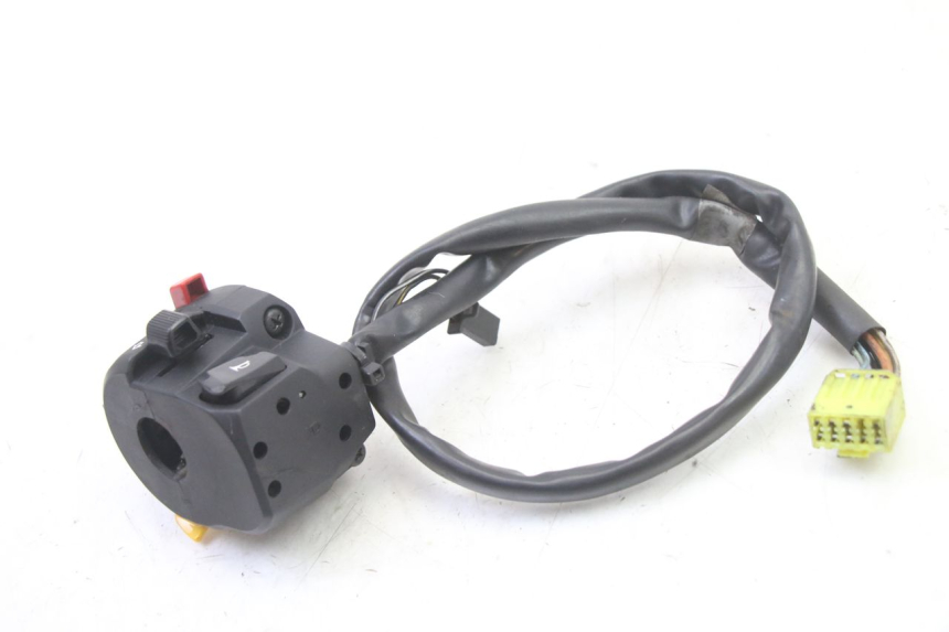photo de LEFT SWITCH SUZUKI GSR 750 (2011 - 2017) - Technical close-up