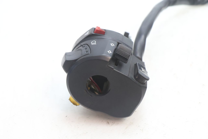 photo de LEFT SWITCH SUZUKI GSR 600 (2005 - 2012) - Alternative perspective