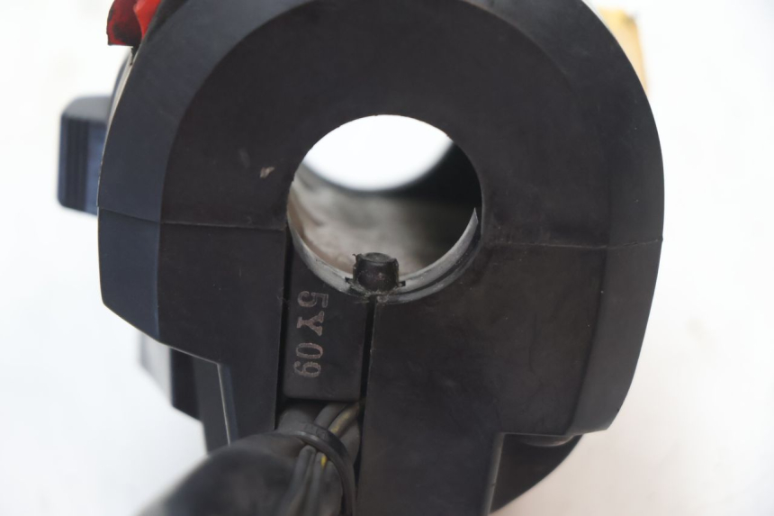 photo de LEFT SWITCH SUZUKI GSR 600 (2005 - 2012) - Fixing points details