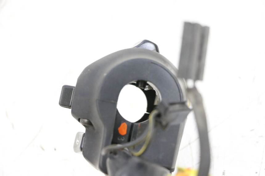photo de LEFT SWITCH SUZUKI GSXR GSX-R 1000 (2003 - 2004) - Zoom on usage condition
