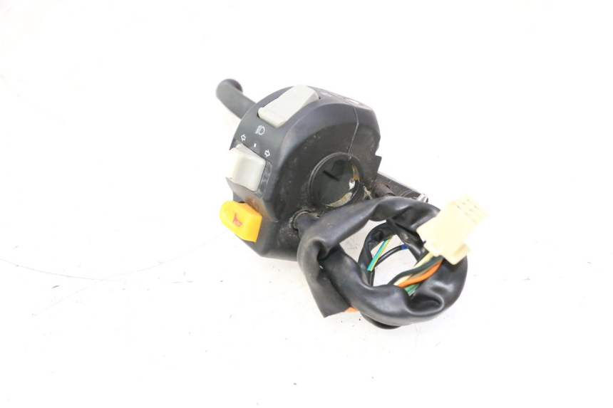photo de LEFT HANDLEBAR SWITCH EUROCKA GTR 50 (2007 - 2017) - Zoom on usage condition