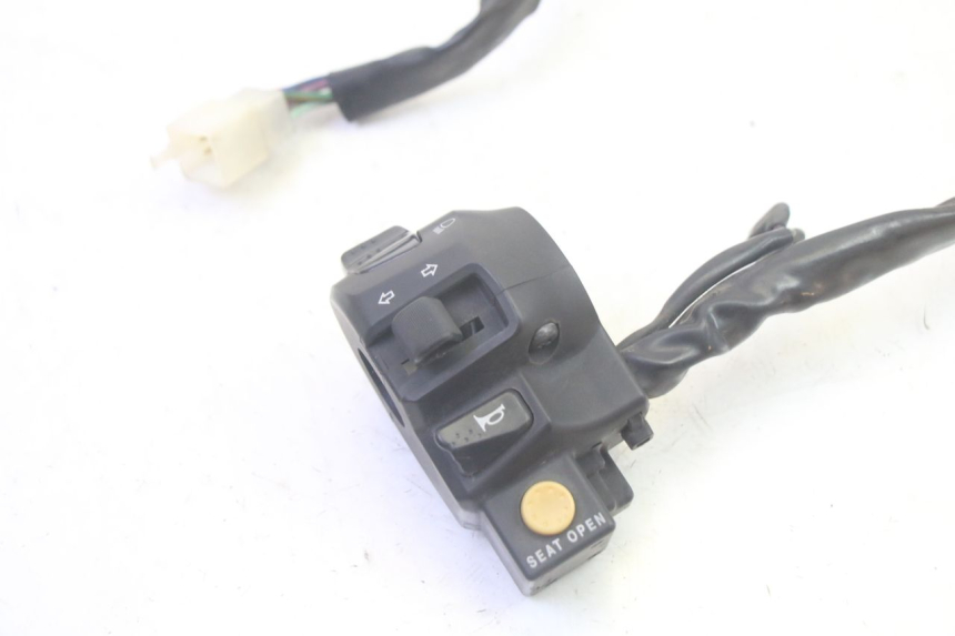 photo de LEFT SWITCH SYM GTS EVO 125 (2009 - 2013) - Component detail