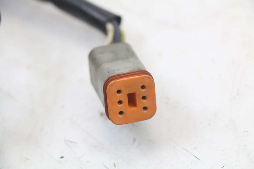 photo de LEFT SWITCH HARLEY DAVIDSON SPORTSTER XL CUSTOM 883 (1999 - 2006) - Surface and material condition