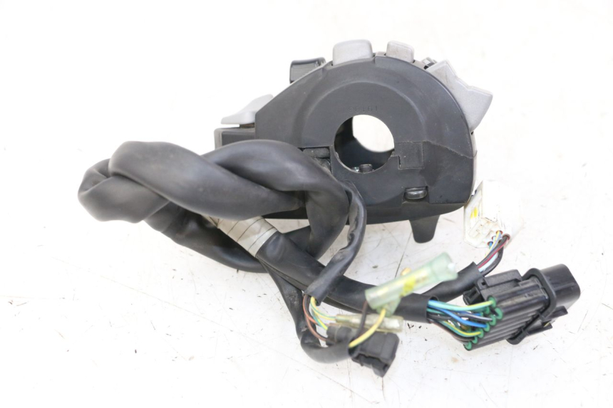 photo de LEFT SWITCH HONDA FORZA 125 (2021 - 2025) - Zoom on usage condition