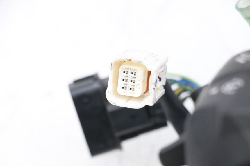 photo de LEFT SWITCH HONDA FORZA 125 (2021 - 2025) - Technical close-up