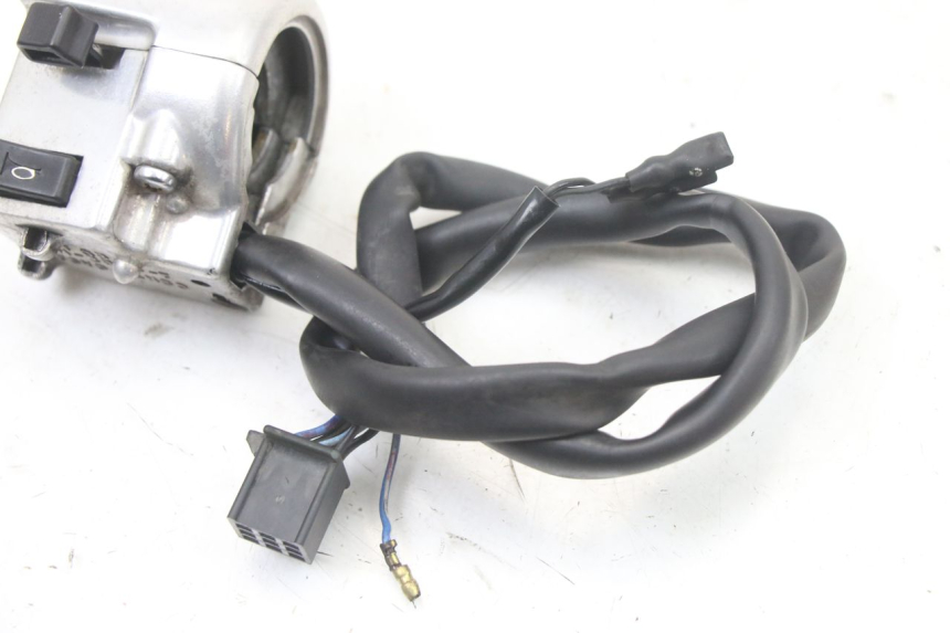 photo de LEFT SWITCH HONDA VT C2 SHADOW 750 (1997 - 2001) - Fixing points details