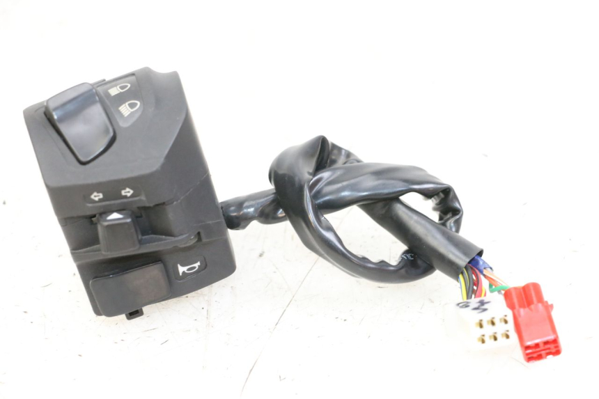 photo de LEFT SWITCH HUSQVARNA SVARTPILEN 401 (2018 - 2023) - Main view