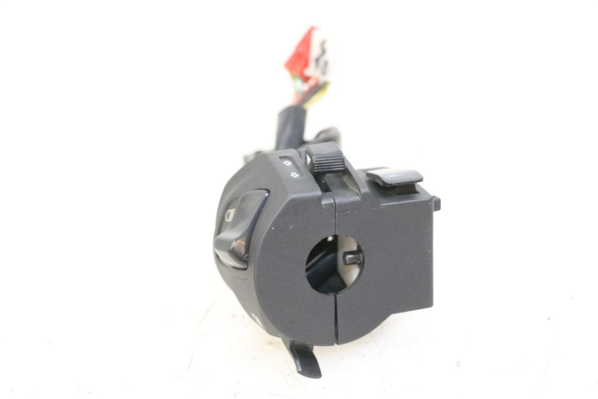 photo de LEFT SWITCH HUSQVARNA SVARTPILEN 401 (2018 - 2023) - Component detail