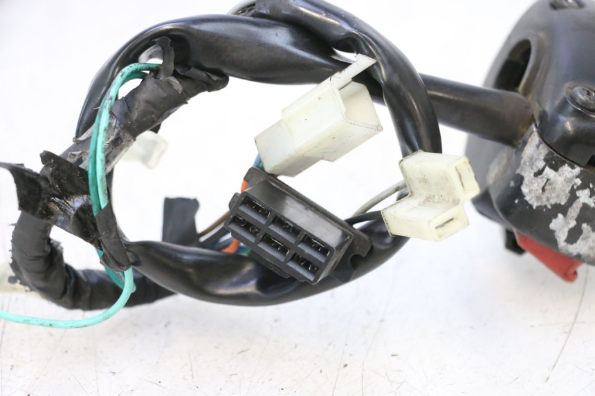 photo de LEFT HANDLEBAR SWITCH SYM JET 14 4T 50 (2018 - 2022) - Zoom on usage condition
