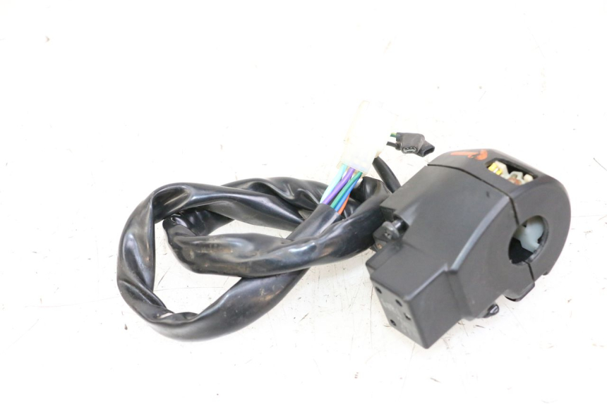 photo de LEFT SWITCH SYM JOYMAX 125 (2010 - 2017) - Fixing points details