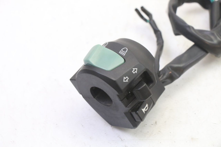 photo de LEFT SWITCH KIDEN KD125-G 125 (2018 - 2022) - Zoom on usage condition