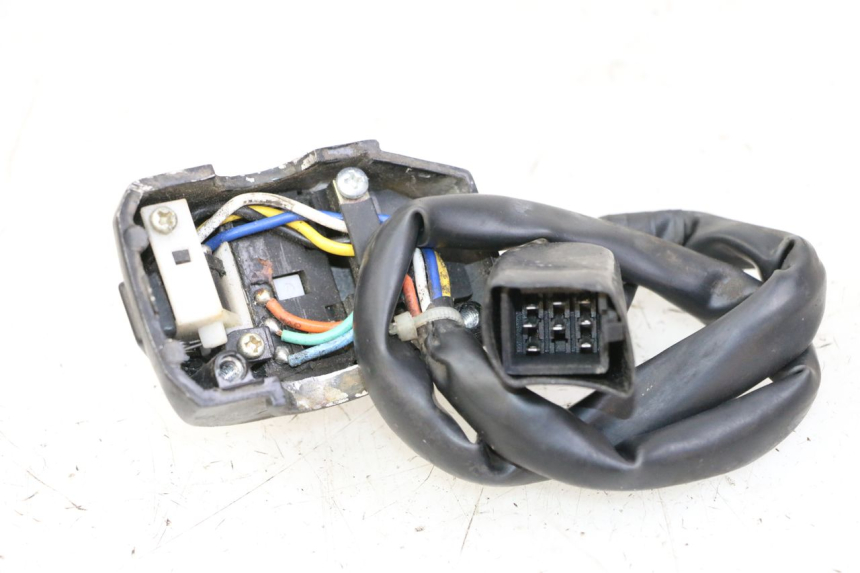 photo de LEFT HANDLEBAR SWITCH PEUGEOT KISBEE 2T 50 (2010 - 2017) - Alternative perspective