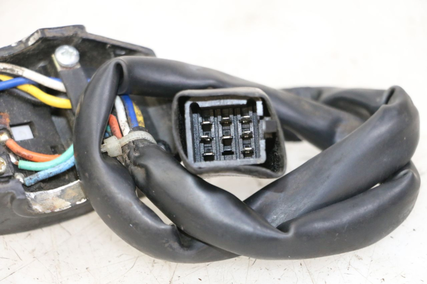 photo de LEFT HANDLEBAR SWITCH PEUGEOT KISBEE 2T 50 (2010 - 2017) - Technical close-up