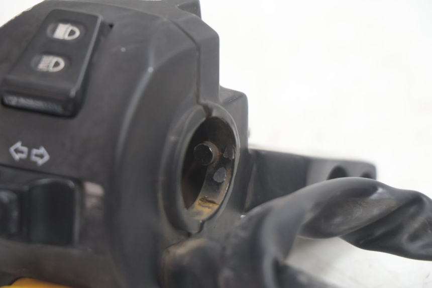 photo de LEFT HANDLEBAR SWITCH PEUGEOT KISBEE 2T 50 (2010 - 2017) - Alternative perspective