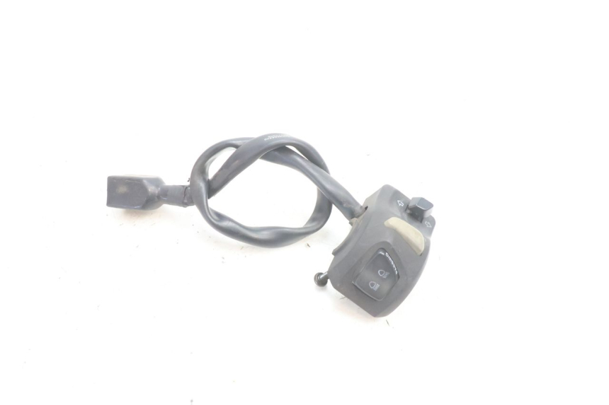 photo de LEFT HANDLEBAR SWITCH PEUGEOT KISBEE 2T 50 (2010 - 2017) - Zoom on usage condition
