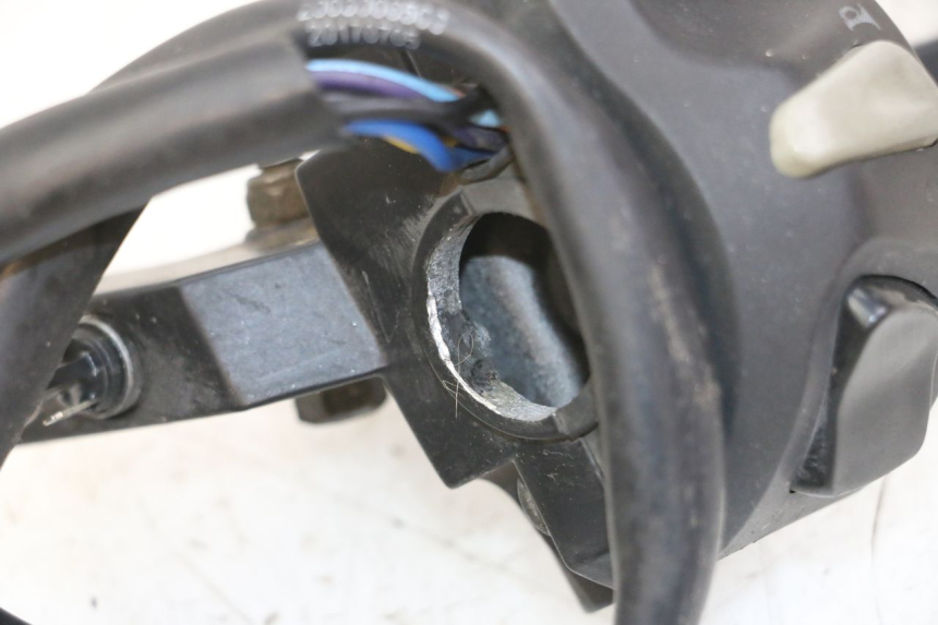 photo de LEFT HANDLEBAR SWITCH PEUGEOT KISBEE 4T 50 (2010 - 2017) - Component detail