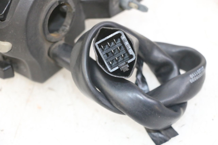 photo de LEFT HANDLEBAR SWITCH PEUGEOT KISBEE 4T 50 (2018 - 2022) - Product overview